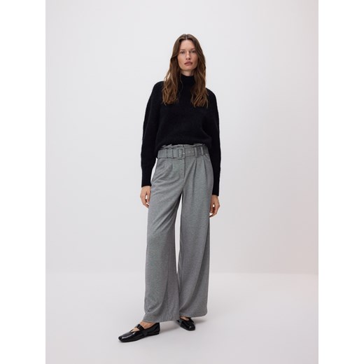 Reserved - Szerokie spodnie z paskiem - jasnoszary ze sklepu Reserved w kategorii Spodnie damskie - zdjęcie 186714684