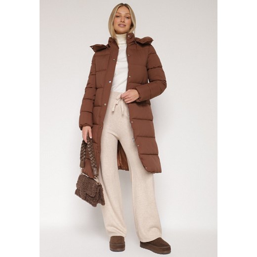 Brązowa Pikowana Kurtka z Odpinanym Kapturem Ozdobiona Suwakami Zairens S born2be.pl