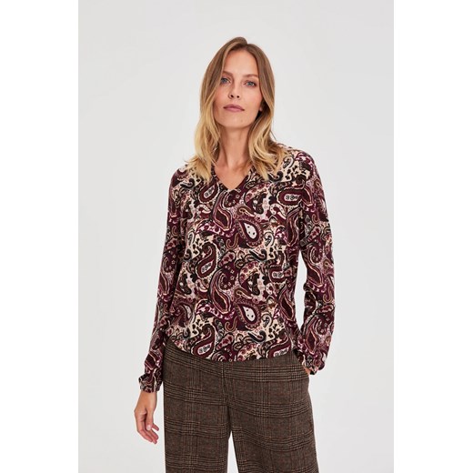 Wzorzysty sweter brązowy ze sklepu Moodo.pl w kategorii Swetry damskie - zdjęcie 186717713
