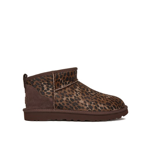 Śniegowce Ugg W Classic Ultra Mini 1158328 Brązowy ze sklepu eobuwie.pl w kategorii Śniegowce damskie - zdjęcie 186718060
