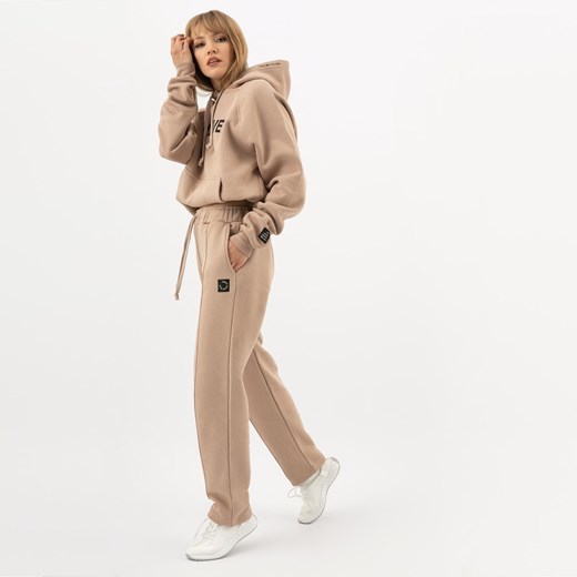 Beżowe Spodnie Dresowe Relaks Z Luźnymi Nogawkami ze sklepu Wojas w kategorii Spodnie damskie - zdjęcie 186724174