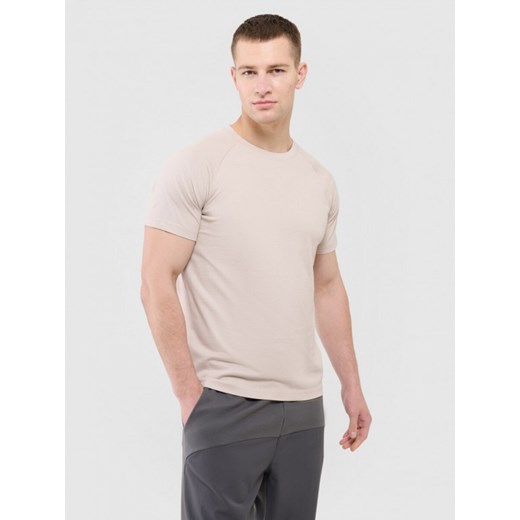 Męski t-shirt basic  Outhorn OTHWAW24TTSHM2378 - beżowy ze sklepu Sportstylestory.com w kategorii T-shirty męskie - zdjęcie 186725573