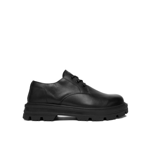 Guess Półbuty FMFGAR LEA13 Czarny - id: 0000305475282 - marki Guess - 186729532 Guess Półbuty FMFGAR LEA13 Czarny ze sklepu MODIVO w kategorii Półbuty męskie - zdjęcie 186729532