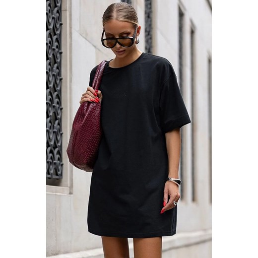 Czarna t-shirtowa sukienka oversize SELLA 378, Kolor czarny, Rozmiar uniwersalny, Ivon ze sklepu Primodo w kategorii Sukienki - zdjęcie 186736213