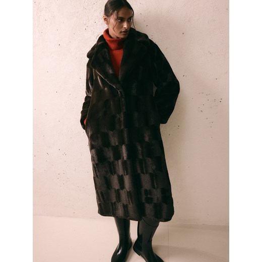 Reserved - Płaszcz z imitacji futra - ciemnobrązowy ze sklepu Reserved w kategorii Futra damskie - zdjęcie 186736823