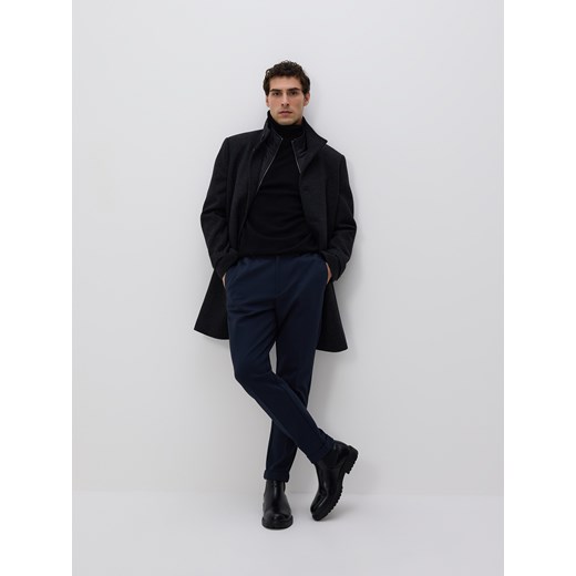 Reserved - Spodnie chino slim z kantem - granatowy ze sklepu Reserved w kategorii Spodnie męskie - zdjęcie 186737314