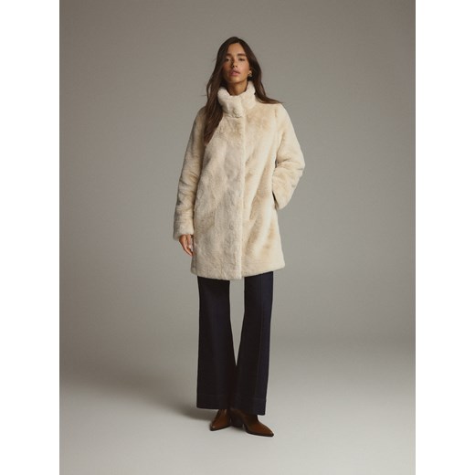 Reserved - Płaszcz z imitacji futra - złamana biel ze sklepu Reserved w kategorii Futra damskie - zdjęcie 186737332