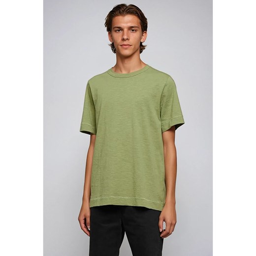 Weekday Koszulka w kolorze zielonym - id: 17501982 - marki Weekday - 186740564 Weekday Koszulka w kolorze zielonym ze sklepu Limango Polska w kategorii T-shirty męskie - zdjęcie 186740564