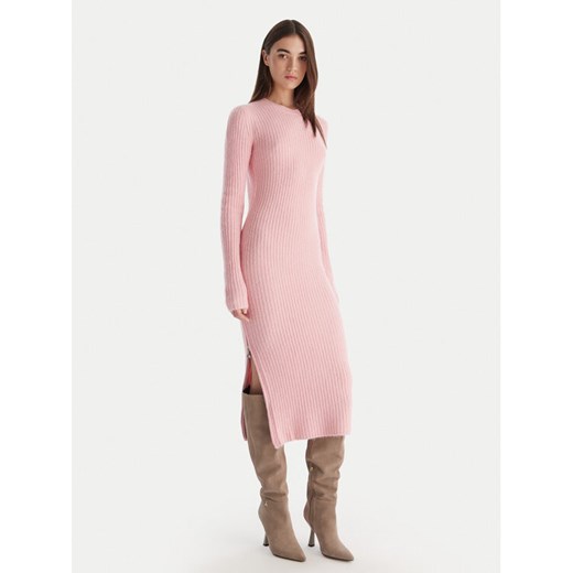 Patrizia Pepe Sukienka dzianinowa 2A2996 K294 Różowy Regular Fit ze sklepu MODIVO w kategorii Sukienki - zdjęcie 186741051
