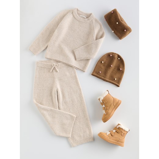 Reserved - Gładki sweter - beżowy ze sklepu Reserved w kategorii Swetry dziewczęce - zdjęcie 186745393