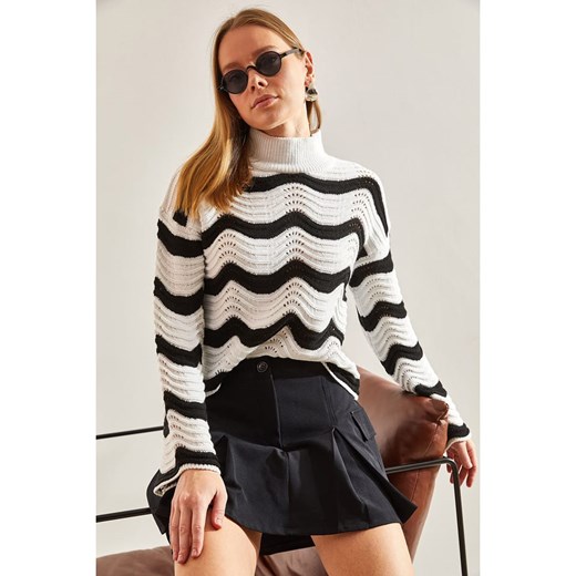 Happiness Istanbul Sweter w kolorze kremowym Happiness Istanbul onesize okazyjna cena Limango Polska