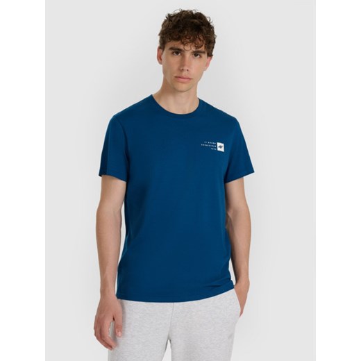 Męski t-shirt z nadrukiem 4F 4FWAW25TTSHM3131 - granatowy ze sklepu Sportstylestory.com w kategorii T-shirty męskie - zdjęcie 186749190