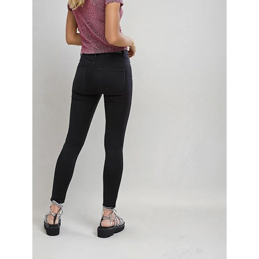 Monki Dżinsy - Slim fit - w kolorze czarnym Monki W27 wyprzedaż Limango Polska