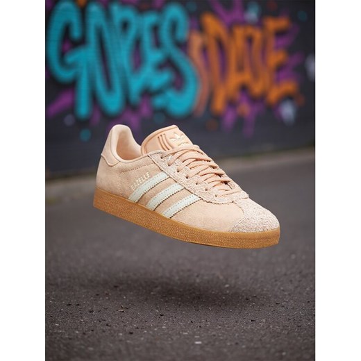 Sneakersy adidas Gazelle JS1384 Beżowy ze sklepu eobuwie.pl w kategorii Buty sportowe damskie - zdjęcie 186751252