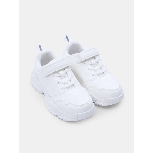 Sinsay - Sneakersy z imitacji skóry - biały ze sklepu Sinsay w kategorii Buty sportowe dziecięce - zdjęcie 186755332