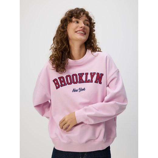 Reserved - Bluza z haftowanym napisem - różowy ze sklepu Reserved w kategorii Bluzy damskie - zdjęcie 186757793