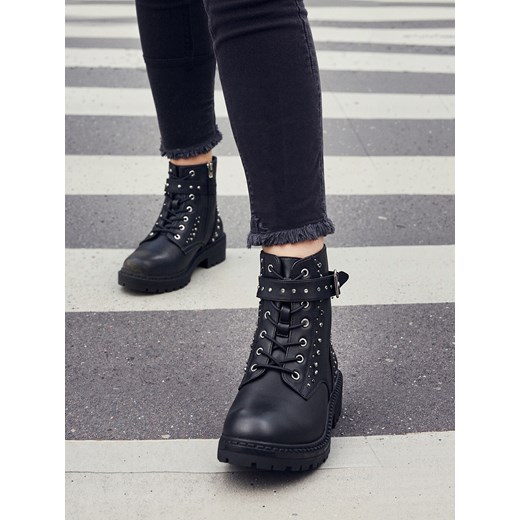 Sinsay - Botki z imitacji skóry - czarny Sinsay 40 Sinsay