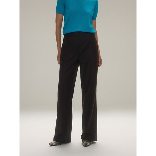 Reserved - Spodnie garniturowe z wełną - ciemnobrązowy ze sklepu Reserved w kategorii Spodnie damskie - zdjęcie 186765452