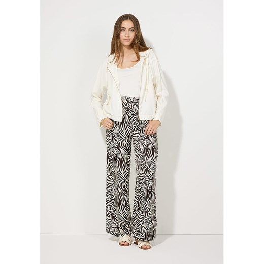 More &amp; More Bluza w kolorze kremowym ze sklepu Limango Polska w kategorii Bluzy damskie - zdjęcie 186766373