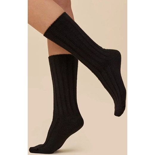 Wełniane skarpetki damskie czarne SW069, Kolor czarny, Rozmiar 35-38, Gabriella ze sklepu Intymna w kategorii Skarpetki damskie - zdjęcie 186777083