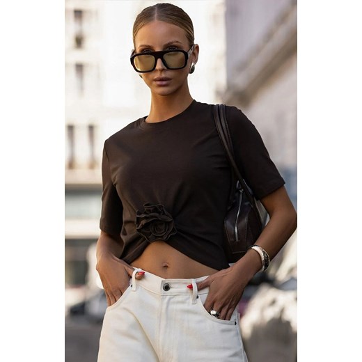 Czekoladowy t-shirt damski z marszczeniem i różą Elvie B56, Kolor czekoladowy, Rozmiar S, Ivon ze sklepu Intymna w kategorii Bluzki damskie - zdjęcie 186777163