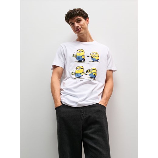 Sinsay - Bawełniana koszulka z nadrukiem Minions - biały ze sklepu Sinsay w kategorii T-shirty męskie - zdjęcie 186780990