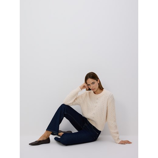 Reserved - Sweter z dekoracyjnym splotem - kremowy ze sklepu Reserved w kategorii Swetry damskie - zdjęcie 186781562