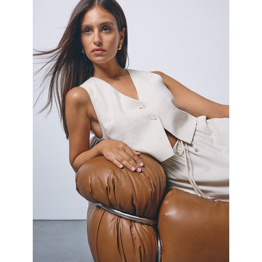 Mohito - Kamizelka z lnu i wiskozy - beżowy ze sklepu Mohito w kategorii Kamizelki damskie - zdjęcie 186792522