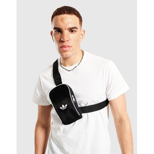 ADIDAS TORBA TEAMGEIST SMALL ITEM BAG - id: JD5570 - marki adidas - 186792681 ADIDAS TORBA TEAMGEIST SMALL ITEM BAG ze sklepu JD Sports  w kategorii Torby męskie - zdjęcie 186792681