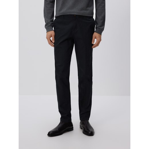 Reserved - Spodnie chino slim fit - czarny ze sklepu Reserved w kategorii Spodnie męskie - zdjęcie 186804610