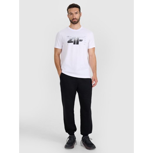 Męskie spodnie dresowe joggery 4F 4FWAW25TTROM1211 - czarne - id: 344473 - marki 4F - 186805450 Męskie spodnie dresowe joggery 4F 4FWAW25TTROM1211 - czarne ze sklepu Sportstylestory.com w kategorii Spodnie męskie - zdjęcie 186805450
