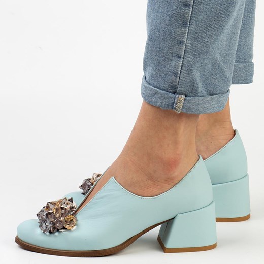 Niebieskie skórzane Polskie półbuty damskie z kryształami Suzana 4139 - id: 23915 - marki Suzana - 186815221 Niebieskie skórzane Polskie półbuty damskie z kryształami Suzana 4139 ze sklepu suzana.pl w kategorii Półbuty damskie - zdjęcie 186815221