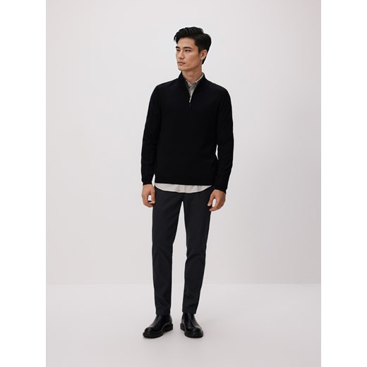 Reserved - Bawełniane spodnie chino slim - ciemnoszary ze sklepu Reserved w kategorii Spodnie męskie - zdjęcie 186816423