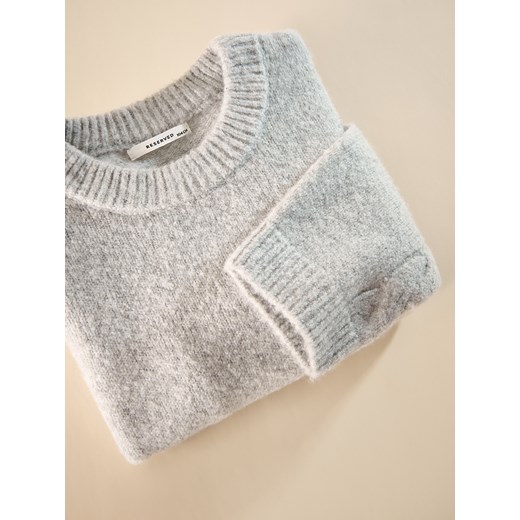 Reserved - Gładki sweter - jasnoszary - id: 763FH-09M - marki Reserved - 186816600 Reserved - Gładki sweter - jasnoszary ze sklepu Reserved w kategorii Swetry dziewczęce - zdjęcie 186816600