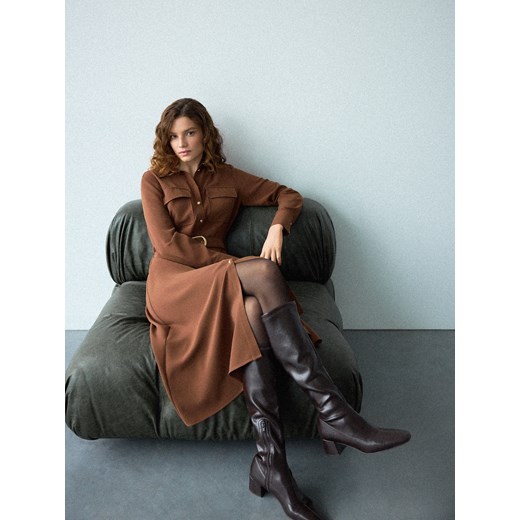 Mohito - Kozaki na obcasie - ciemnobrązowy ze sklepu Mohito w kategorii Kozaki damskie - zdjęcie 186821141