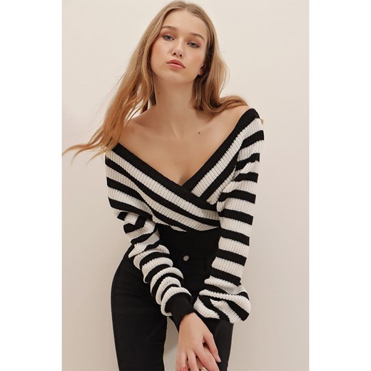 Happiness Istanbul Sweter w kolorze czarno-kremowym Happiness Istanbul onesize okazyjna cena Limango Polska