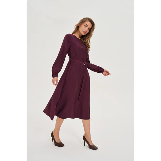 Sukienka midi burgundowa ze sklepu Moodo.pl w kategorii Sukienki - zdjęcie 187048531