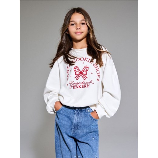 Sinsay - Bluza crewneck z haftowanym napisem - kremowy - id: 089GC-01X - marki Sinsay - 187049134 Sinsay - Bluza crewneck z haftowanym napisem - kremowy ze sklepu Sinsay w kategorii Bluzy dziewczęce - zdjęcie 187049134