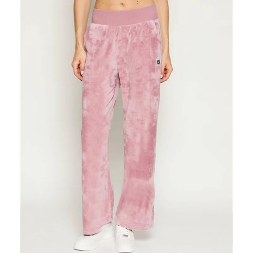 Hugo Bodywear Spodnie dresowe VELVET | Regular Fit ze sklepu Gomez Fashion Store w kategorii Spodnie damskie - zdjęcie 187187731