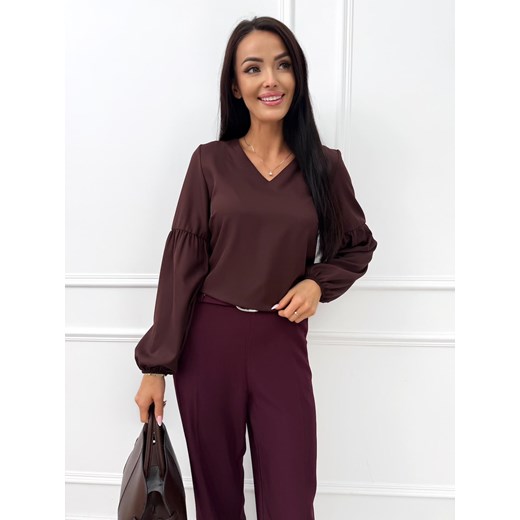 Ciemnobrązowa Elegancka Bluzka z Dekoltem V ze sklepu ModnaKiecka.pl w kategorii Bluzki damskie - zdjęcie 187191312