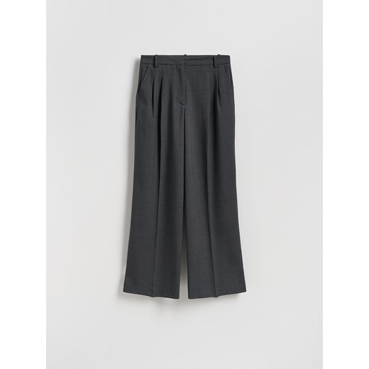 Reserved - Spodnie z kantem - szary ze sklepu Reserved w kategorii Spodnie damskie - zdjęcie 187198220