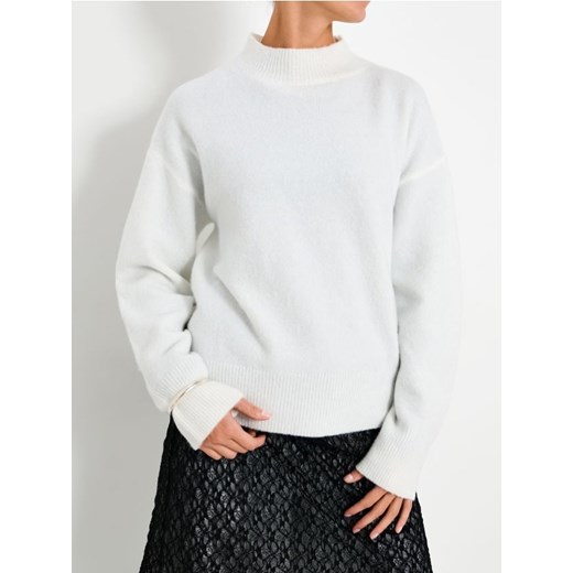 Sinsay - Sweter z długim rękawem - biały - id: 282GT-00X - marki Sinsay - 187200222 Sinsay - Sweter z długim rękawem - biały ze sklepu Sinsay w kategorii Swetry damskie - zdjęcie 187200222