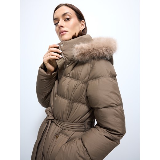 Mohito - Pikowany płaszcz z naturalnym puchem - beżowy ze sklepu Mohito w kategorii Płaszcze damskie - zdjęcie 187207393