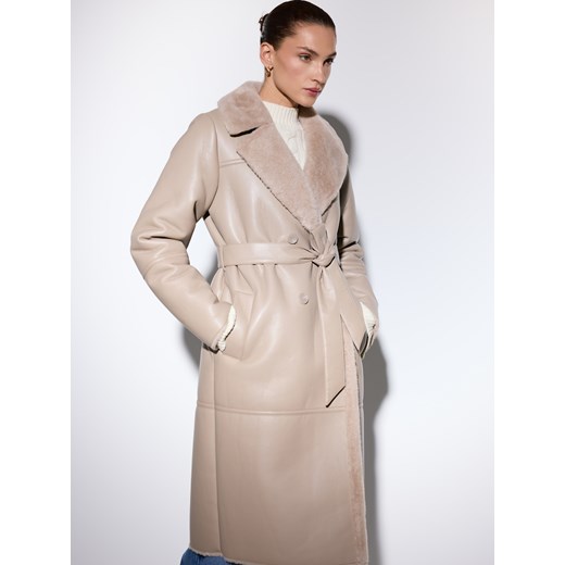 Mohito - Beżowy płaszcz z imitacji skóry - beżowy ze sklepu Mohito w kategorii Płaszcze damskie - zdjęcie 187207582