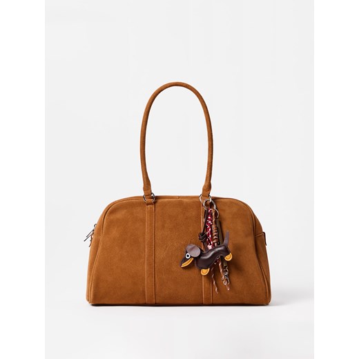 Mohito - Skórzana torebka z brelokiem - brązowy ze sklepu Mohito w kategorii Kuferki - zdjęcie 187207711