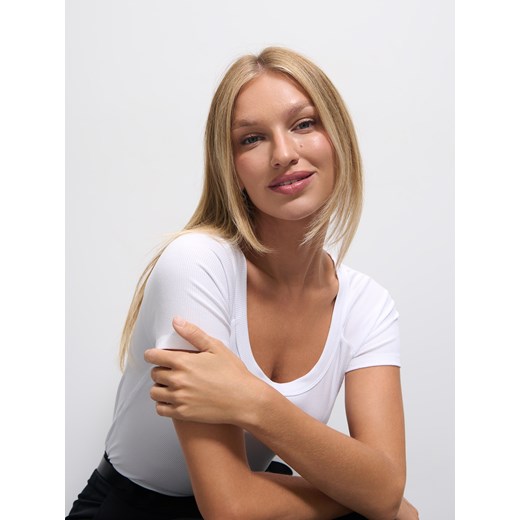 Mohito - T-shirt basic - biały ze sklepu Mohito w kategorii Bluzki damskie - zdjęcie 187207781