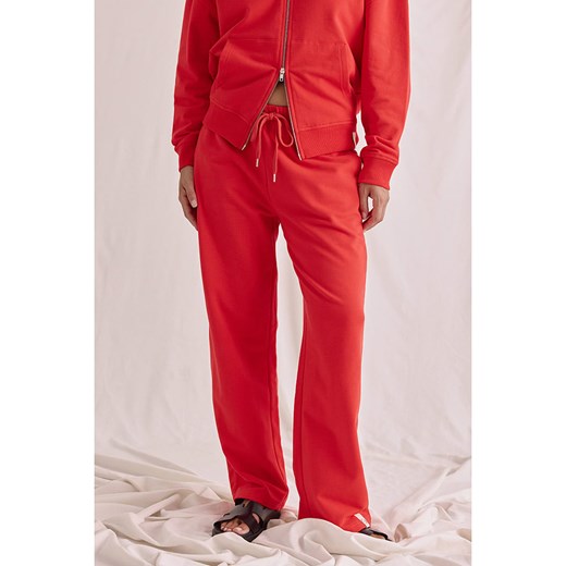 Cotton Candy Spodnie dresowe &quot;Melinda&quot; w kolorze czerwonym ze sklepu Limango Polska w kategorii Spodnie damskie - zdjęcie 187221950