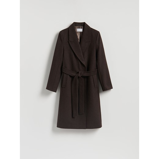 Reserved - Płaszcz z wiązanym paskiem - ciemnobrązowy ze sklepu Reserved w kategorii Płaszcze damskie - zdjęcie 187223254