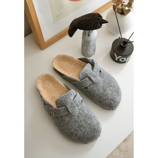 billowy Kapcie w kolorze szarym Billowy 37 wyprzedaż Limango Polska