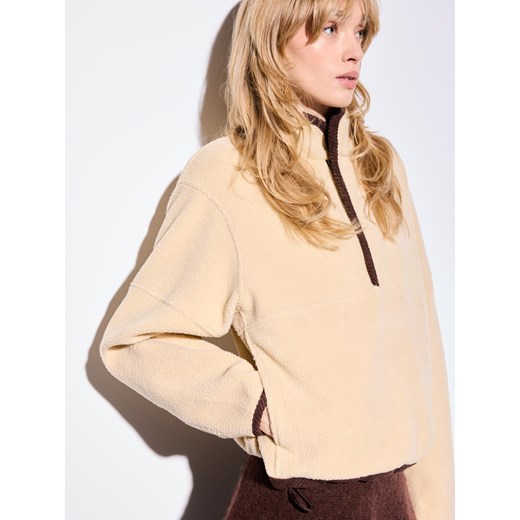 Mohito - Bluza polarowa - beżowy - id: 102HX-08X - marki Mohito - 187235094 Mohito - Bluza polarowa - beżowy ze sklepu Mohito w kategorii Bluzy damskie - zdjęcie 187235094